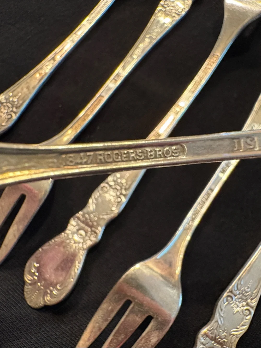 Set of 8 Cocktail Seafood Forks 1847 Rogers Bros. Heritage Pattern